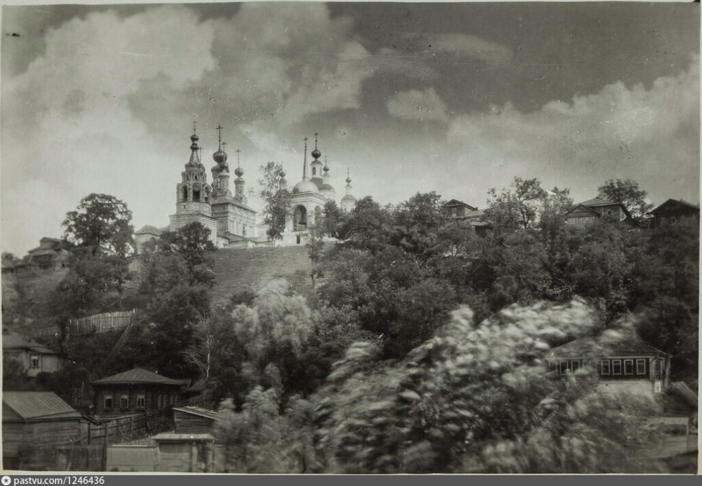Спасская гора. Фотография около 1900 года